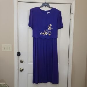 Chic Floral Embroidered Maxi Dress in Blue